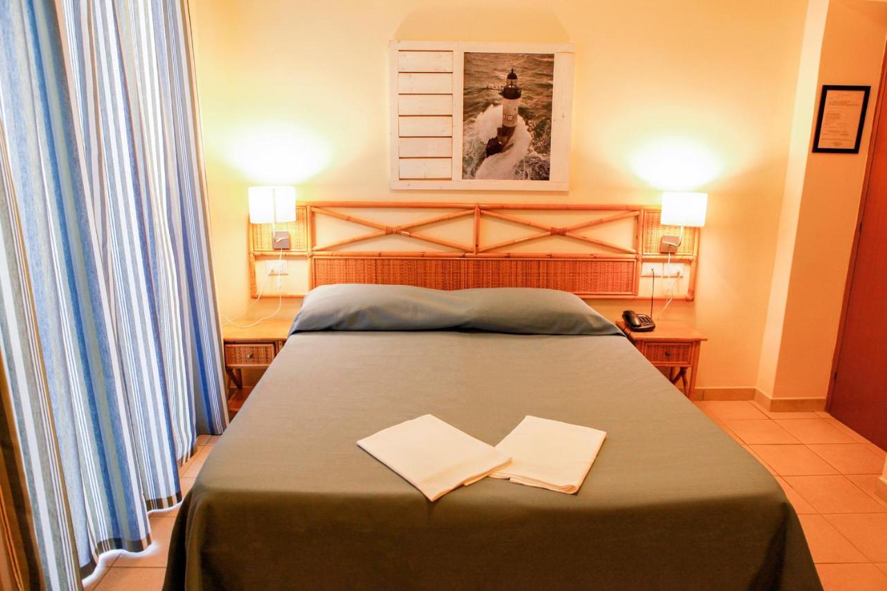Hotel Villa Giulia Порто Адзуро Екстериор снимка