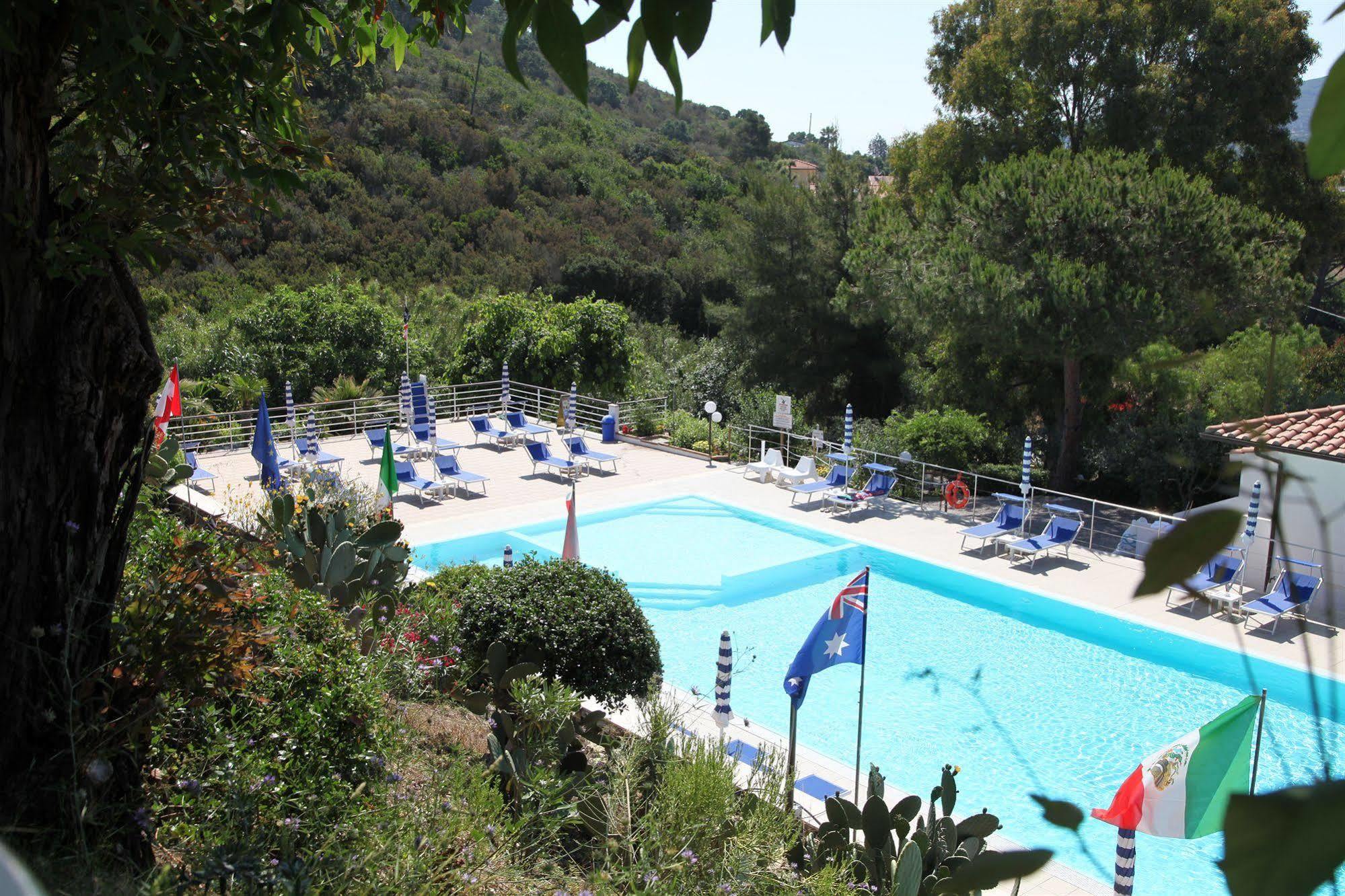 Hotel Villa Giulia Порто Адзуро Екстериор снимка